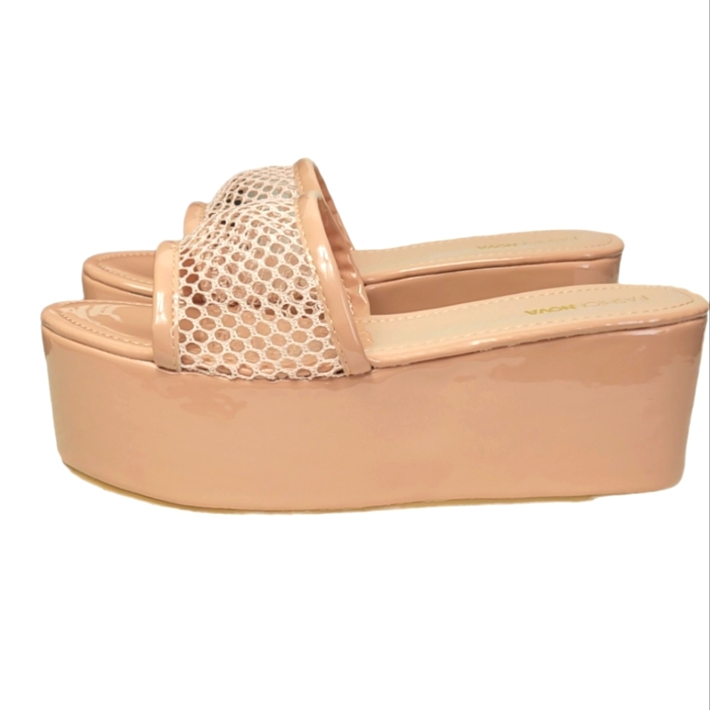 Fashion Nova Nude Flatform Wedges Sandals sz 9